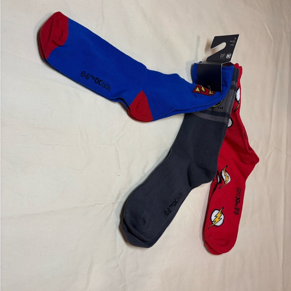 GAPxDC comics 3-pack superhero socks Superman Batman Flash Lightening. NWT. 3 4